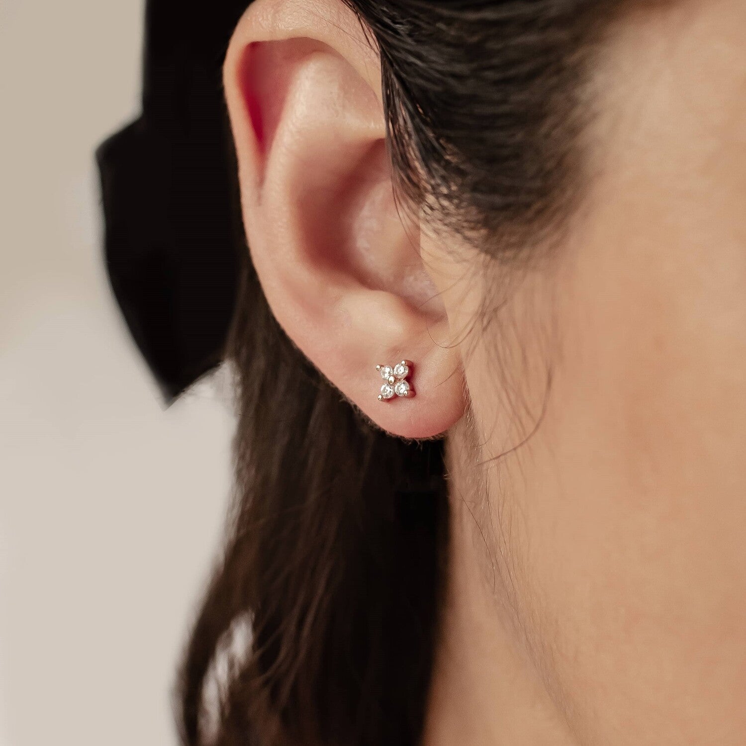 Daisy Stud Earrings Sterling Silver Gold